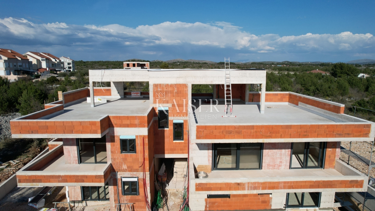 Srima, Vodice - Appartamento duplex di lusso con piscina e vista mare