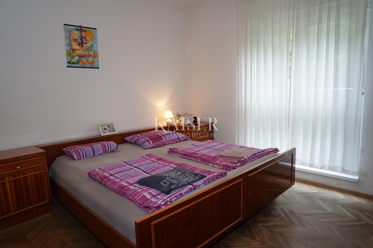 Istria - Parenzo, appartamento con 2 camere da letto, posizione eccellente, a 400 m dal mare