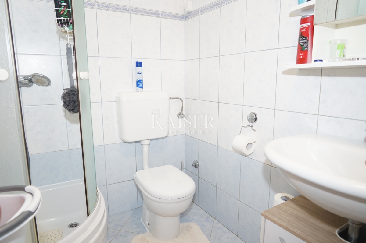 Istria - Parenzo, appartamento con 2 camere da letto, posizione eccellente, a 400 m dal mare