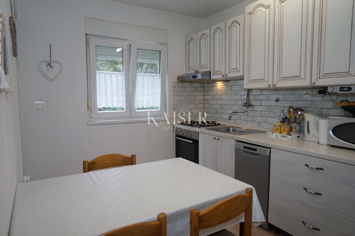 Istria - Parenzo, appartamento con 2 camere da letto, posizione eccellente, a 400 m dal mare