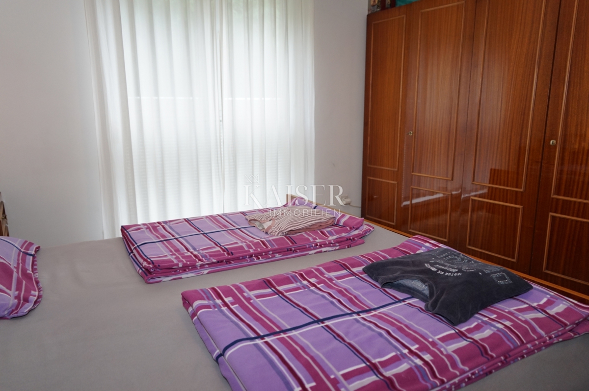 Istria - Parenzo, appartamento con 2 camere da letto, posizione eccellente, a 400 m dal mare