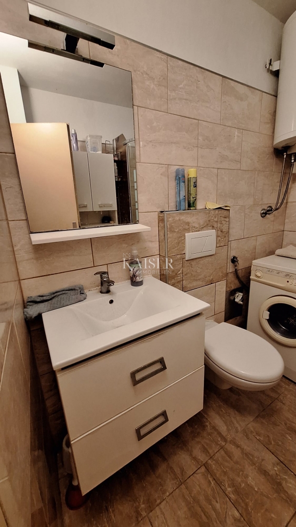 Crikvenica - appartamento al piano terra, 2 camere da letto + soggiorno, a 200 metri dal mare con terrazza