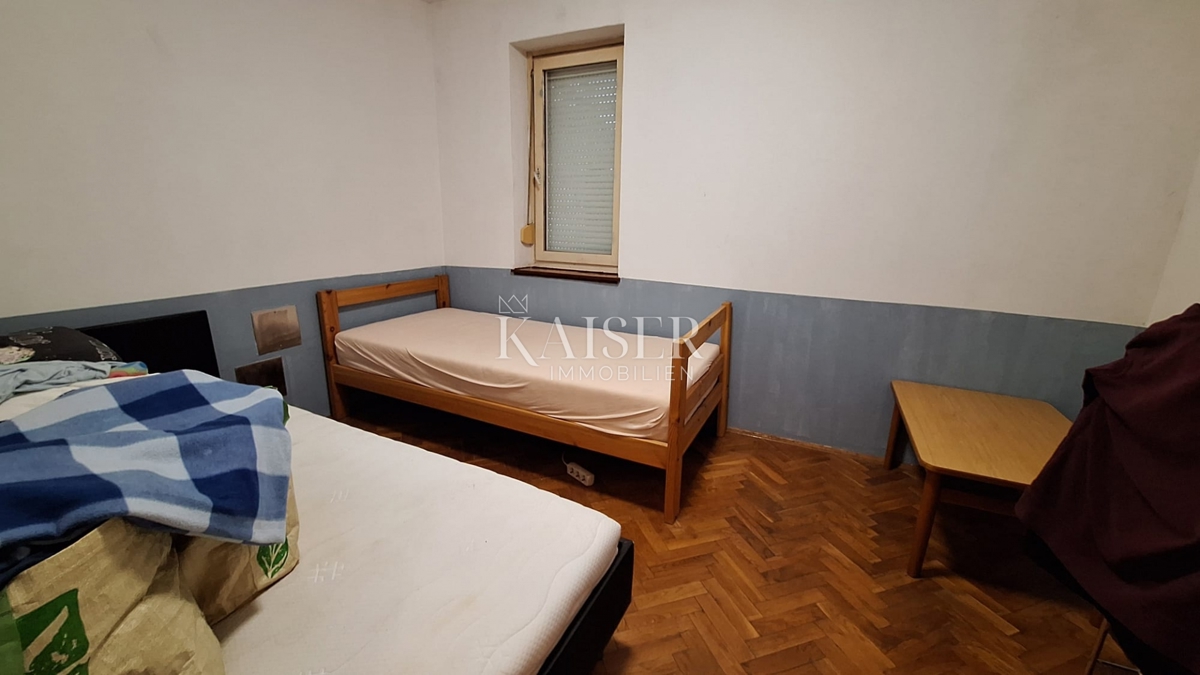 Crikvenica - appartamento al piano terra, 2 camere da letto + soggiorno, a 200 metri dal mare con terrazza