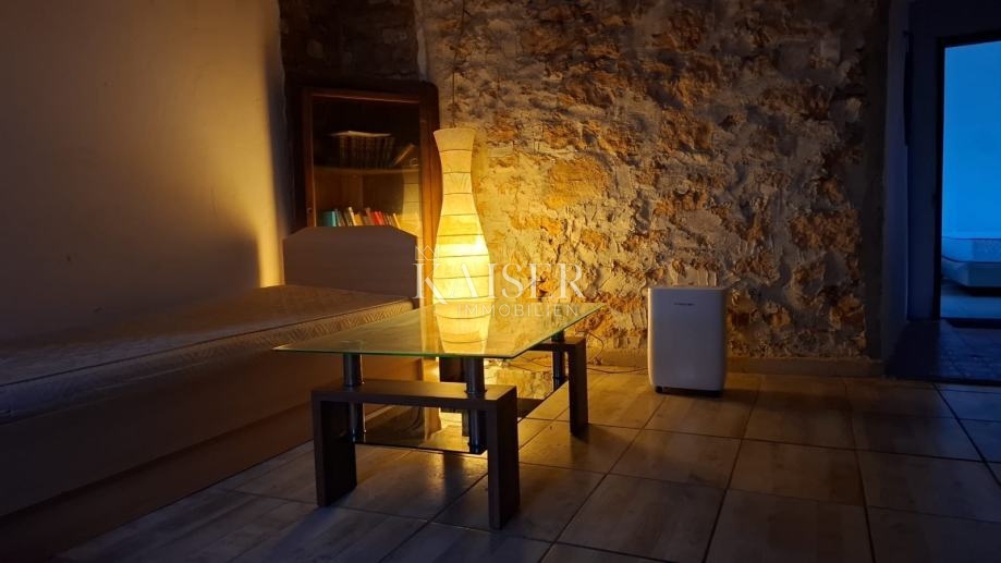 Rijeka, Hreljin - casa da ristrutturare con ampio giardino