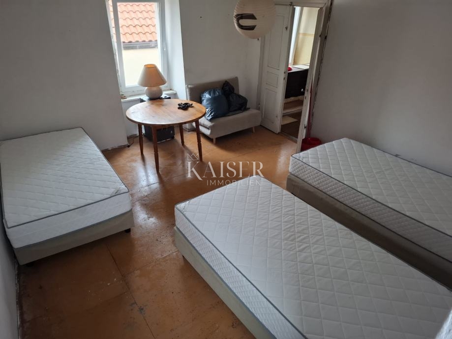 Rijeka, Hreljin - casa da ristrutturare con ampio giardino