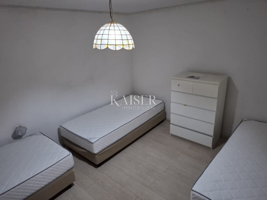 Rijeka, Hreljin - casa da ristrutturare con ampio giardino