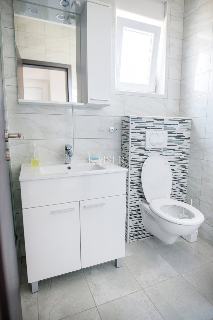 Appartamento Pakoštane di 32 m2 con vista mare