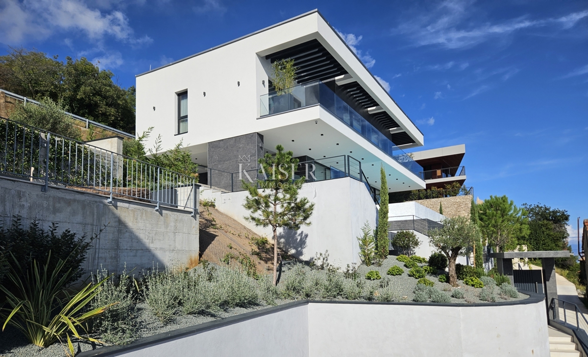 Abbazia, dintorni - villa di lusso 340m2 con piscina