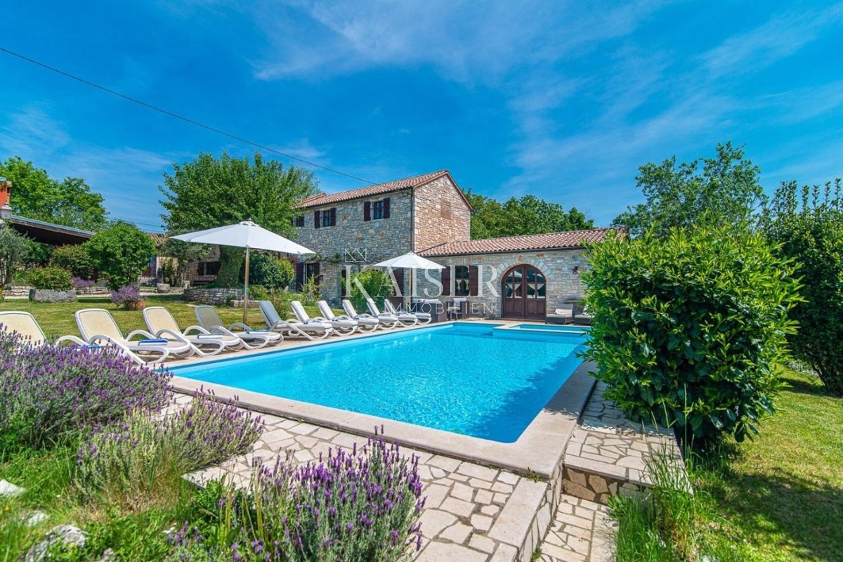 Istria - Gimino - villa in pietra con piscina, 350 m2