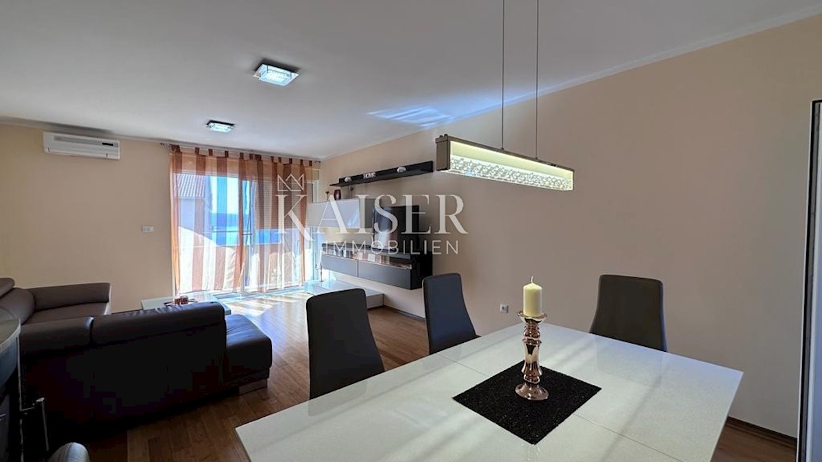 Crikvenica - appartamento al piano terra con vista mare, 112 m2