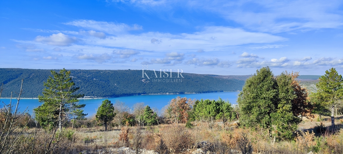 Istria, Labin - terreno edificabile con vista mare, 900 m2
