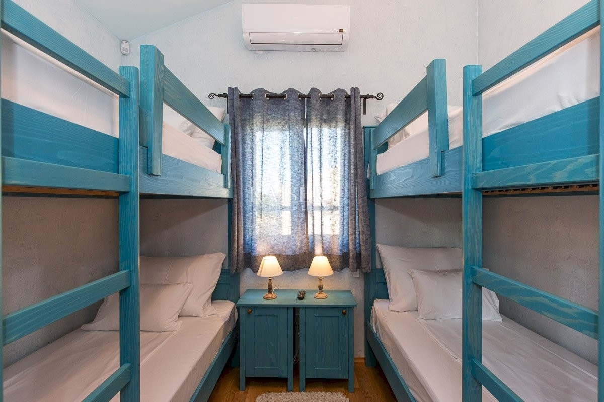 Isola di Krk, Dobrinj, dintorni - villa di lusso 181m2