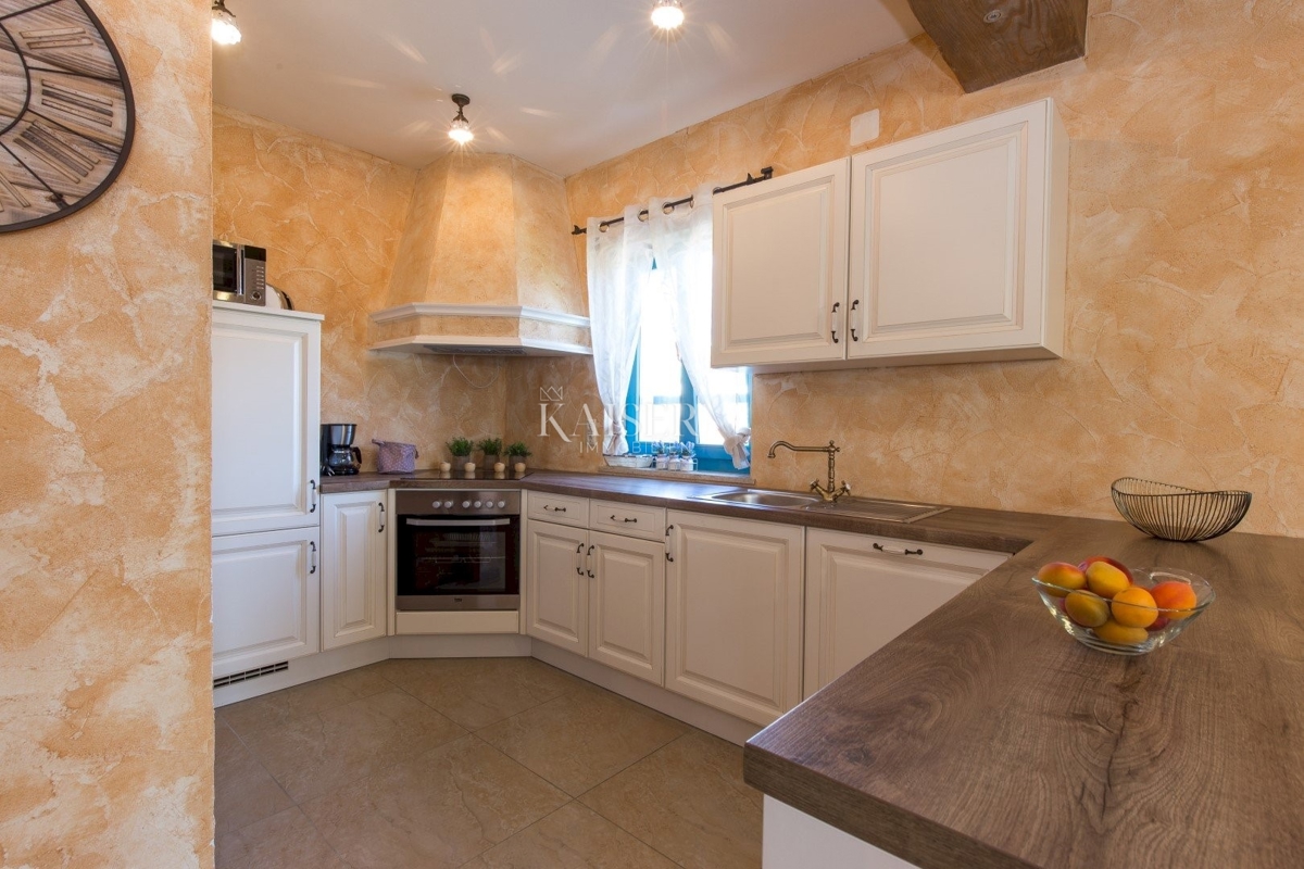 Isola di Krk, Dobrinj, dintorni - villa di lusso 181m2