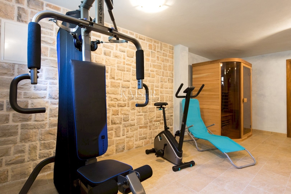 Isola di Krk, Dobrinj, dintorni - villa di lusso 181m2