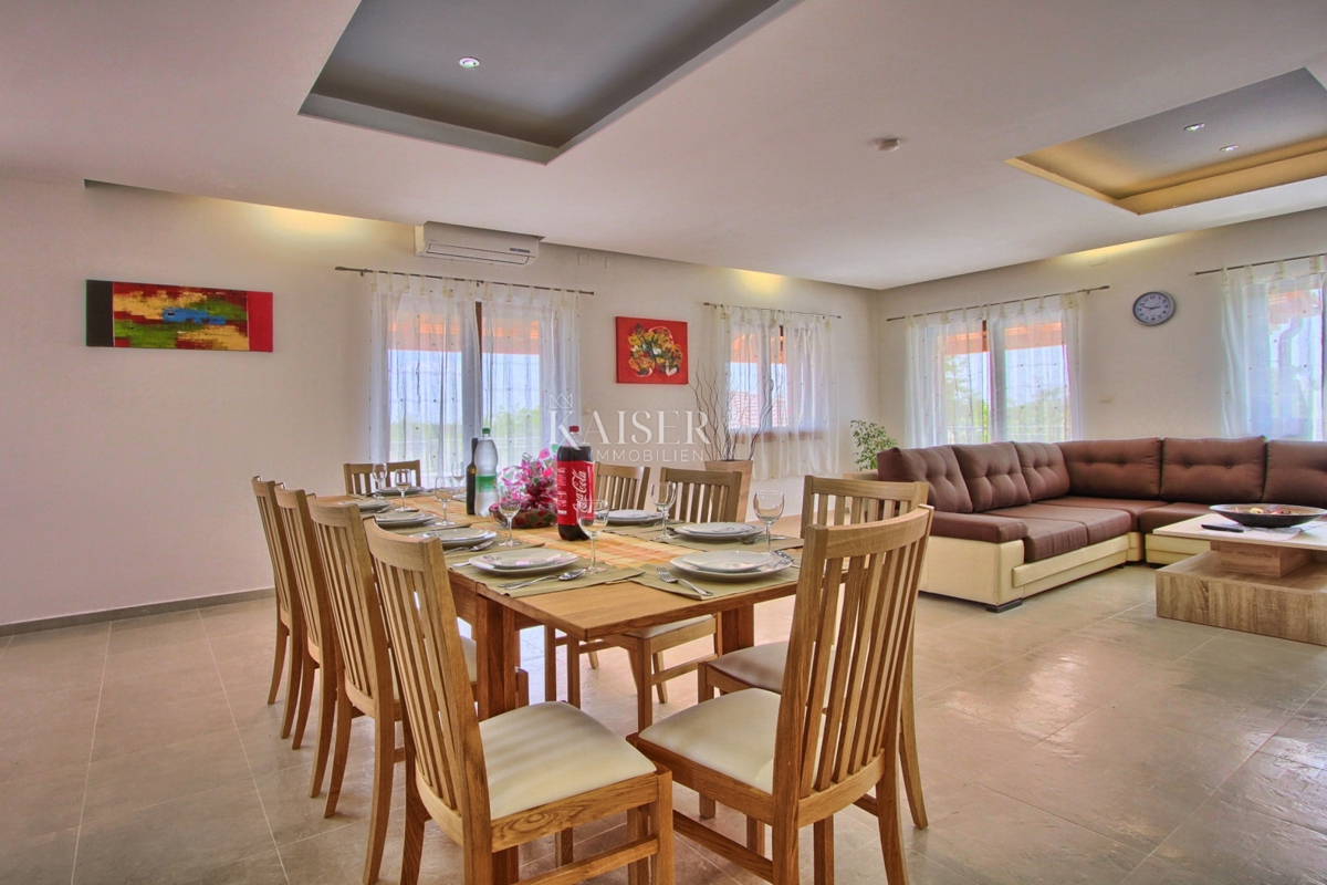  Ville Svetvinčenat, 295m2