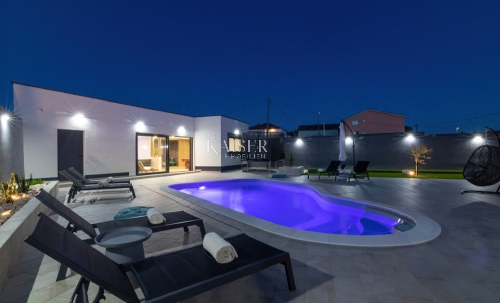 Ville Novi Vinodolski, 302m2