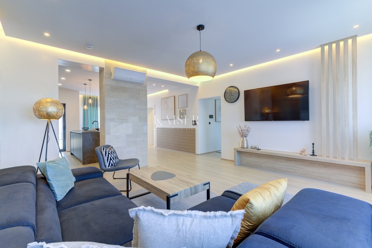 Ville Novi Vinodolski, 302m2