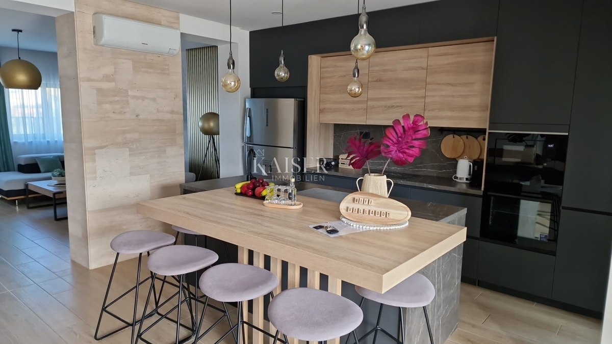 Ville Novi Vinodolski, 302m2