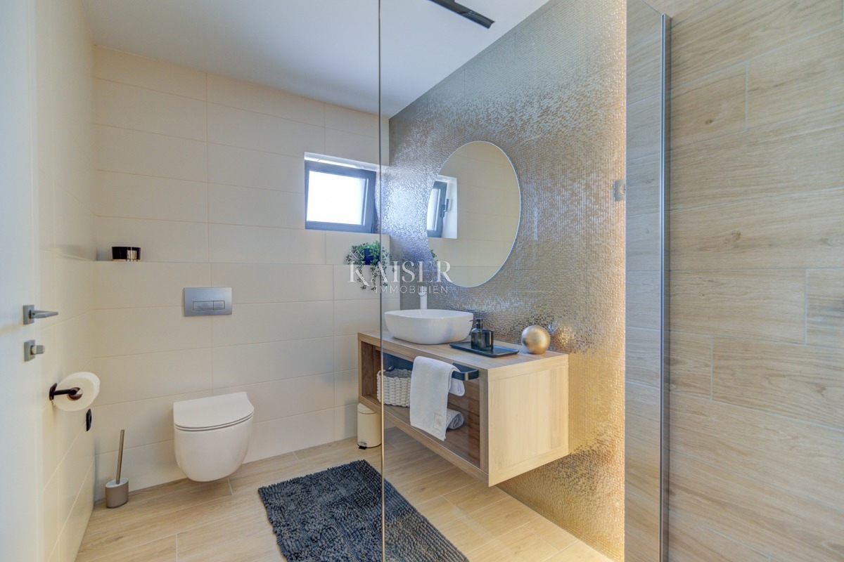 Ville Novi Vinodolski, 302m2