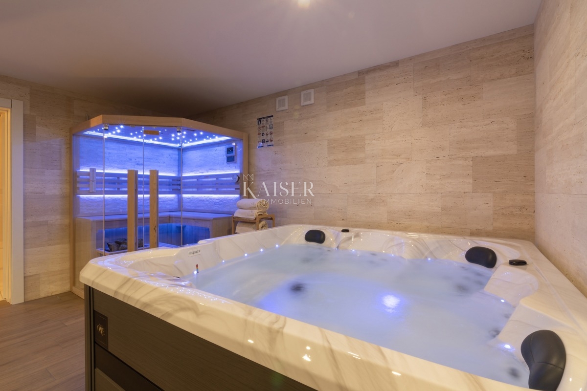 Ville Novi Vinodolski, 302m2