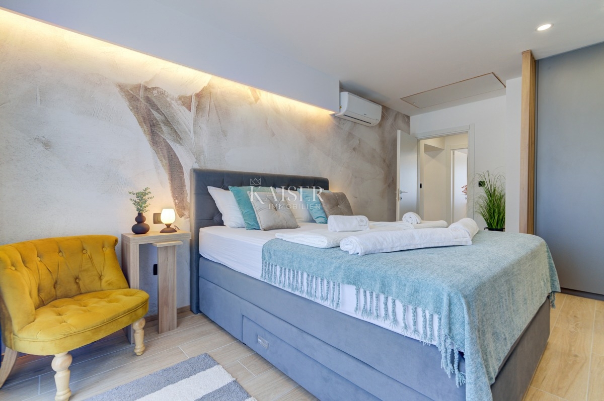 Ville Novi Vinodolski, 302m2