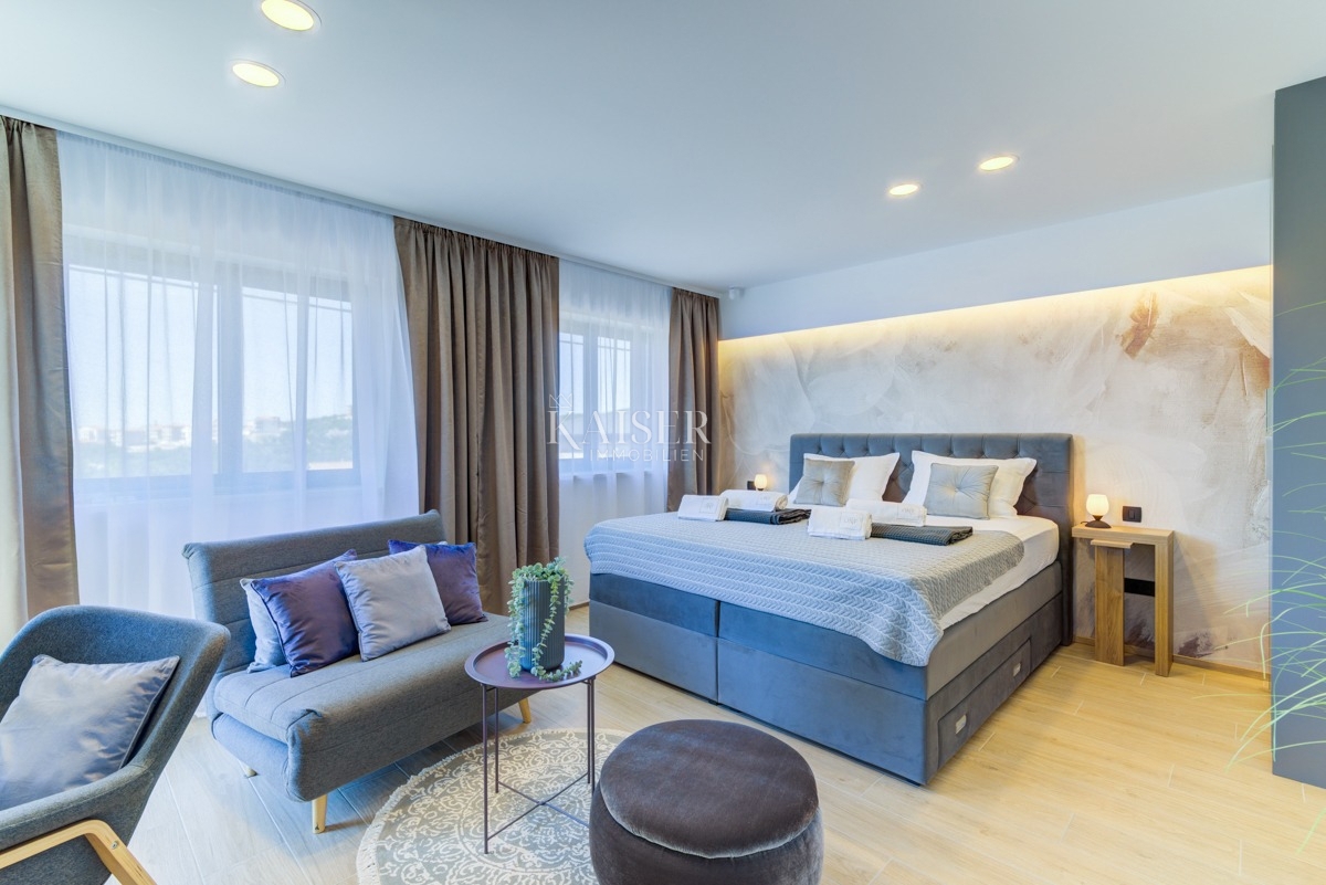 Ville Novi Vinodolski, 302m2