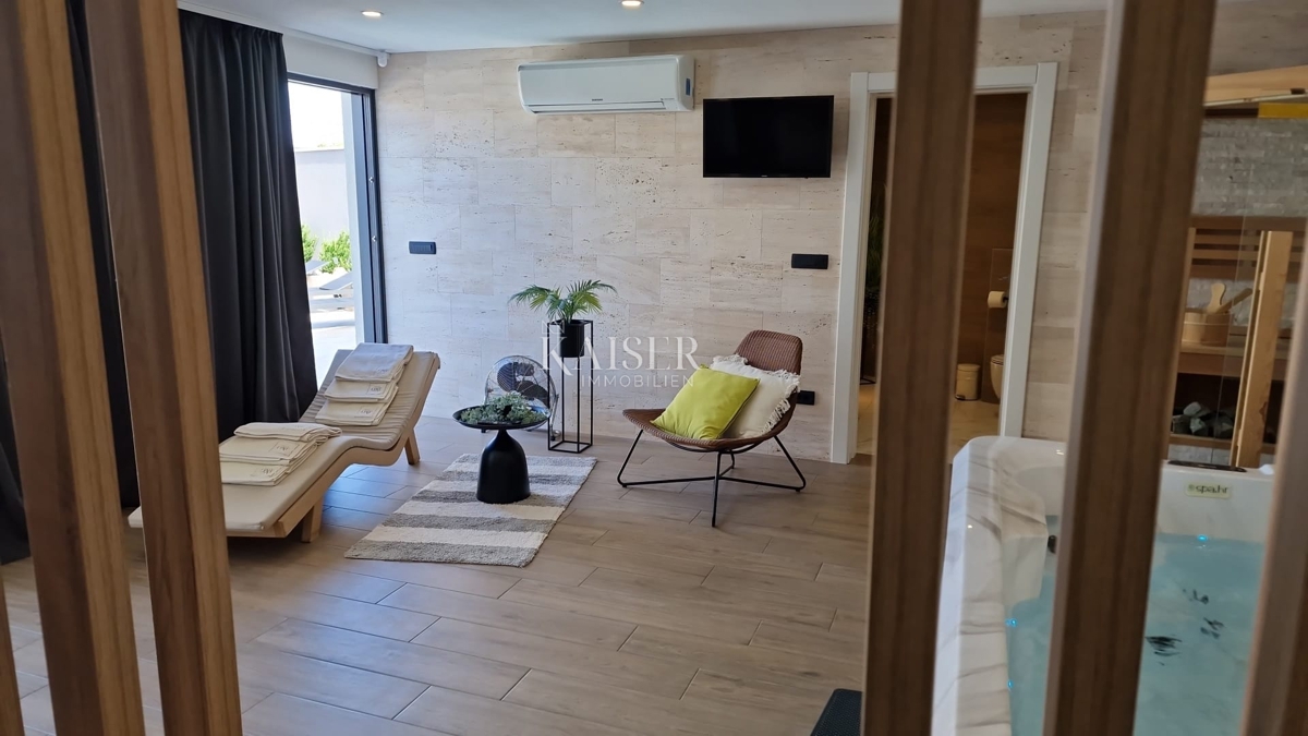 Ville Novi Vinodolski, 302m2