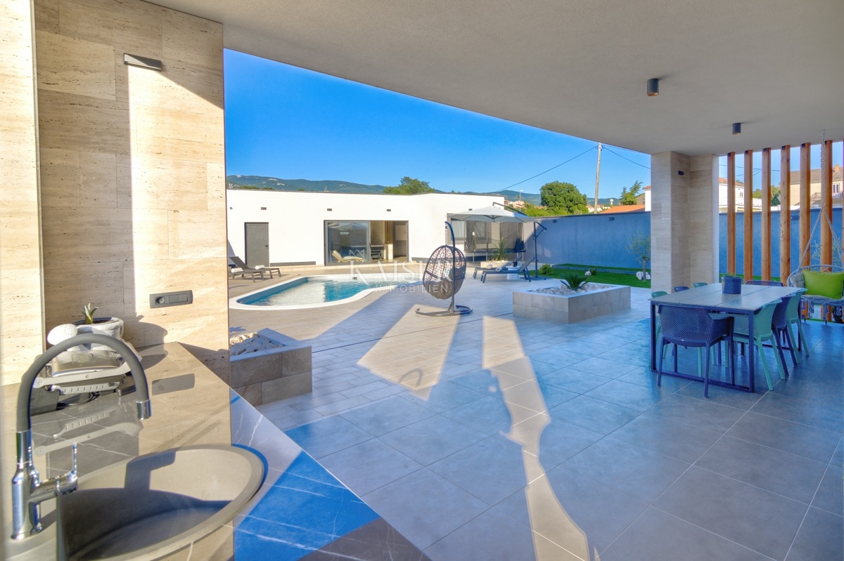 Ville Novi Vinodolski, 302m2