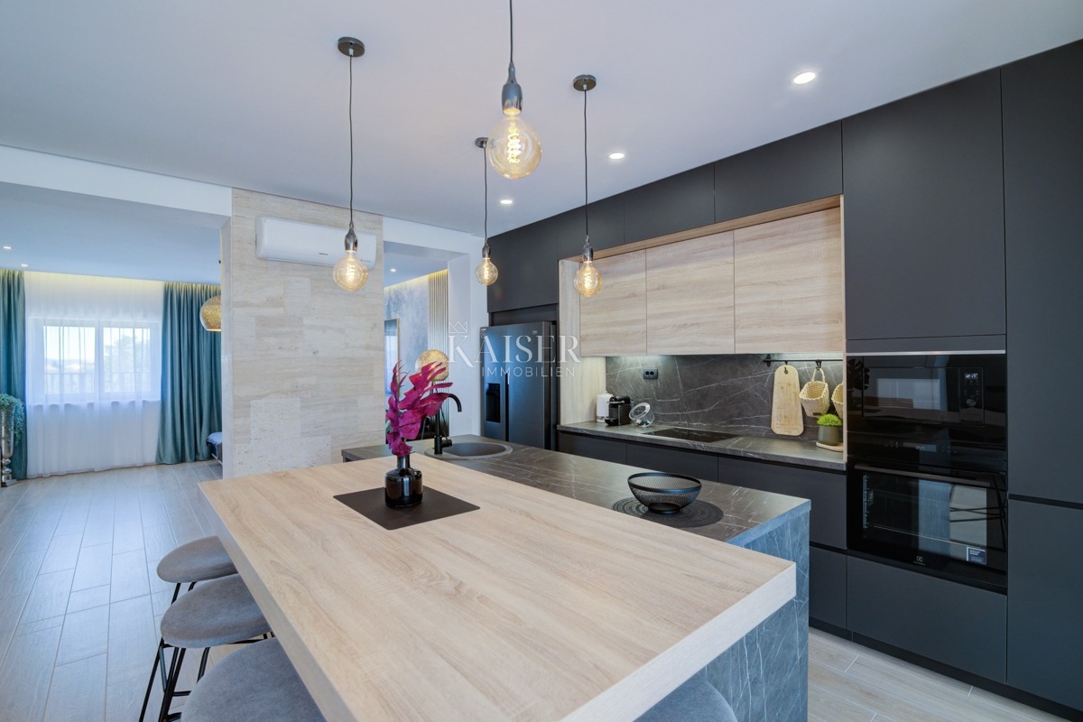 Ville Novi Vinodolski, 302m2