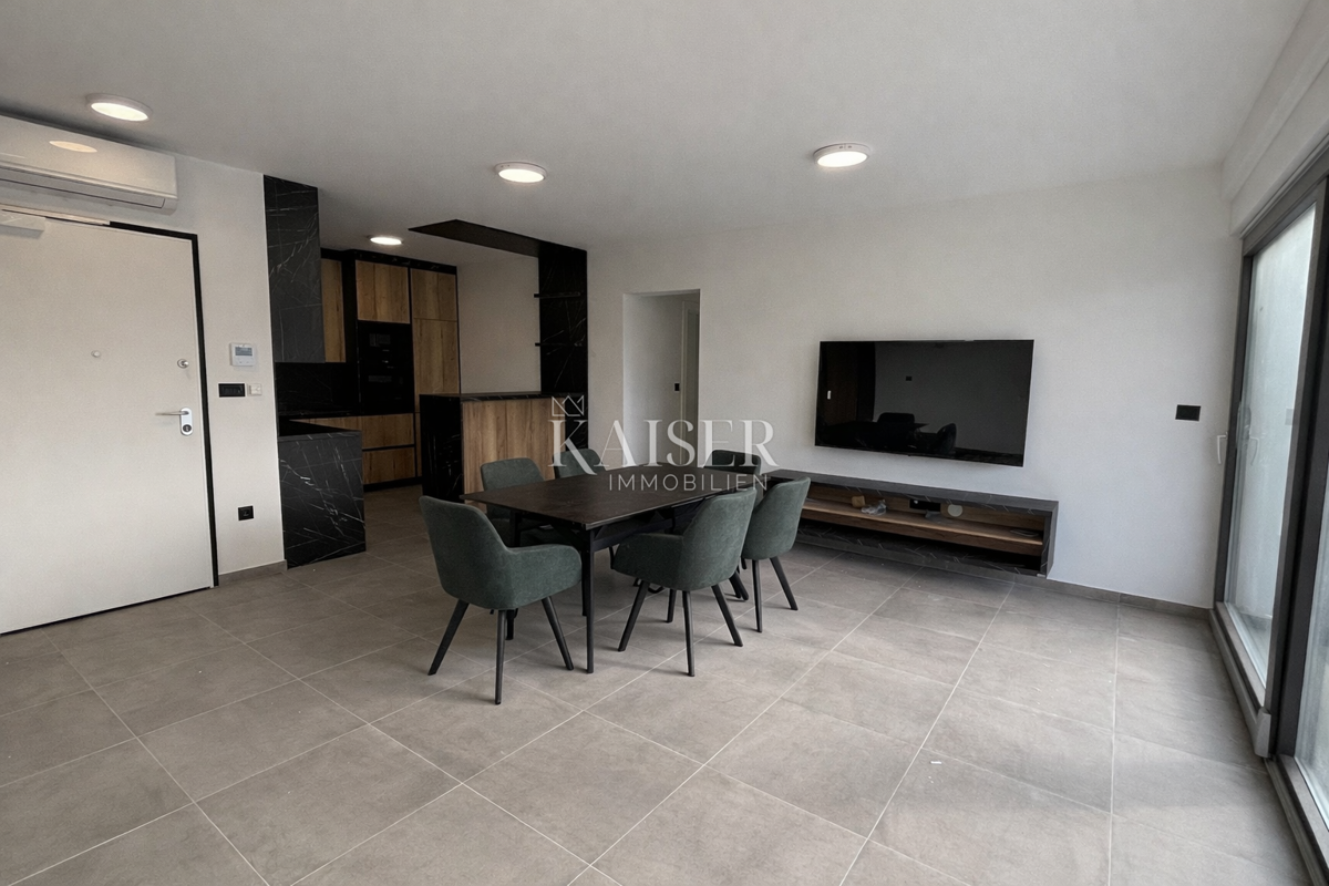 Zara, Privlaka appartamento in una nuova costruzione, 70 m dal mare