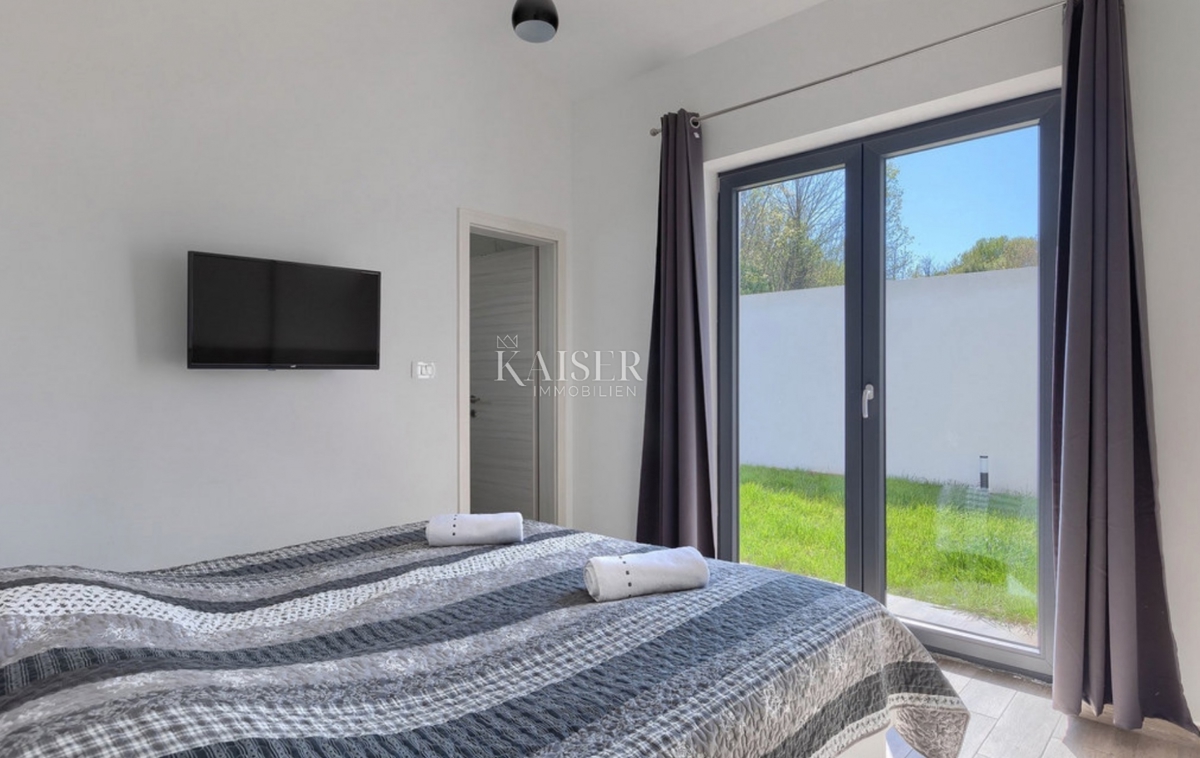 Labin - nuova costruzione con piscina, 125 m2