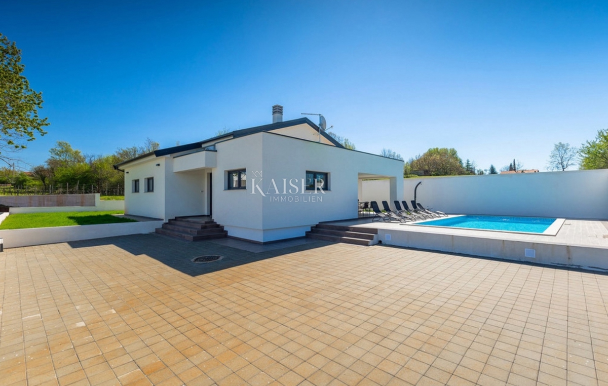 Labin - nuova costruzione con piscina, 125 m2