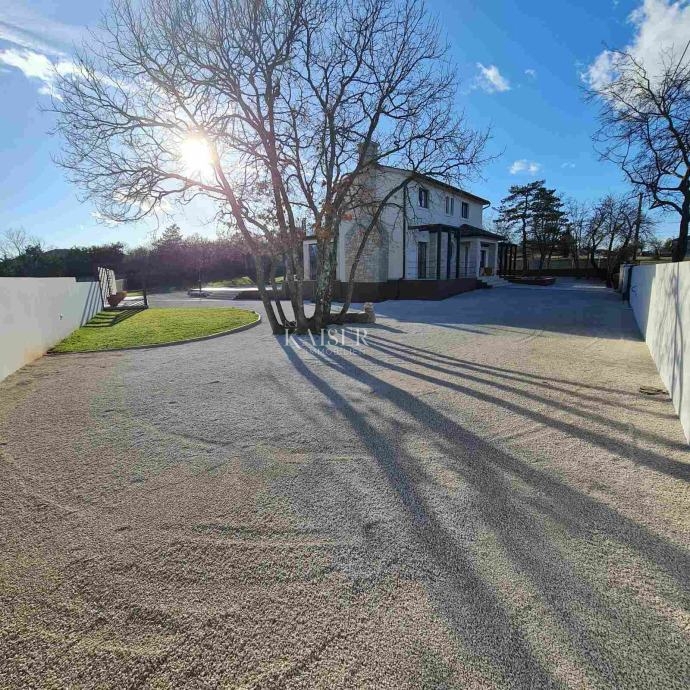 Istria, Barbana - idillio boschivo non lontano dal mare, villa 170 m2
