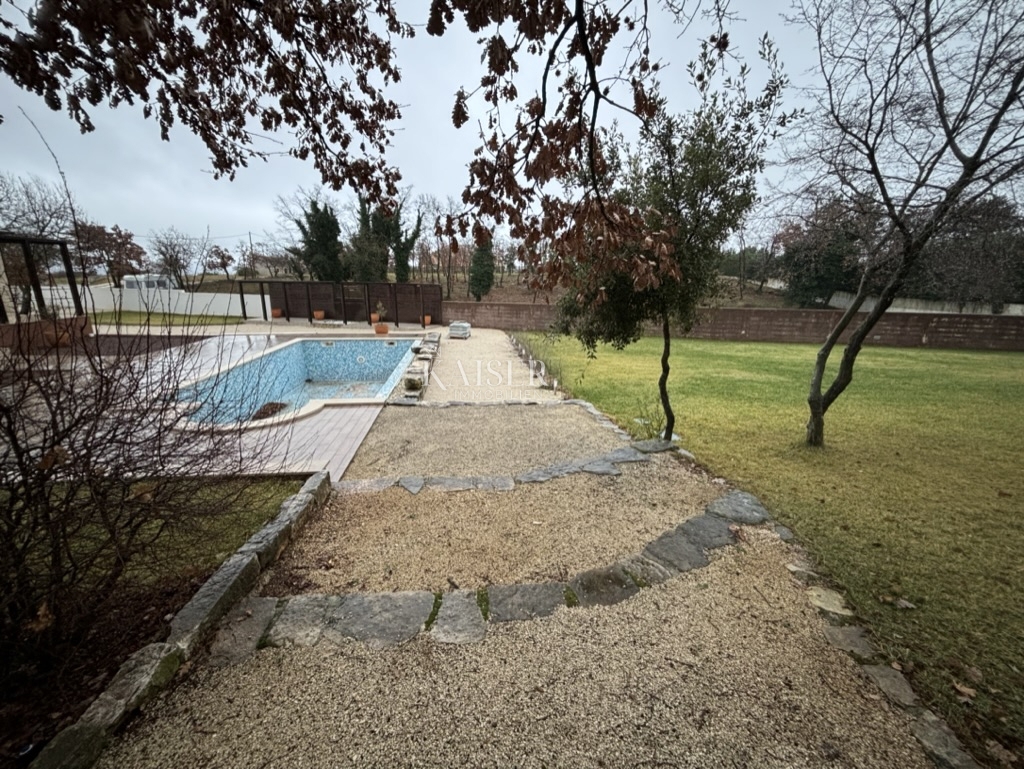 Istria, Barbana - idillio boschivo non lontano dal mare, villa 170 m2