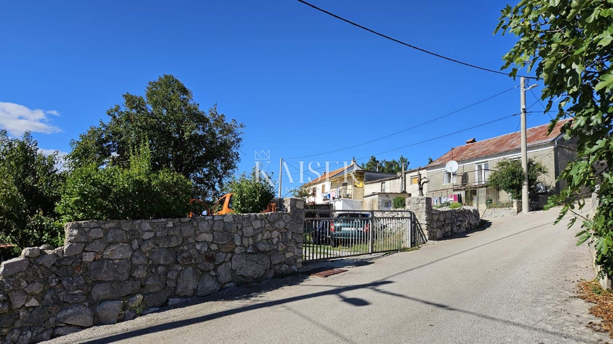 Bakar, Hreljin – Terreno edificabile nel centro della città con una bellissima vista
