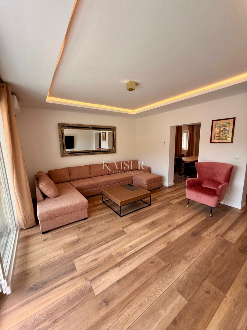 Isola di Cres, Cres - casa indipendente 288m2, 50m dal mare con una bellissima vista