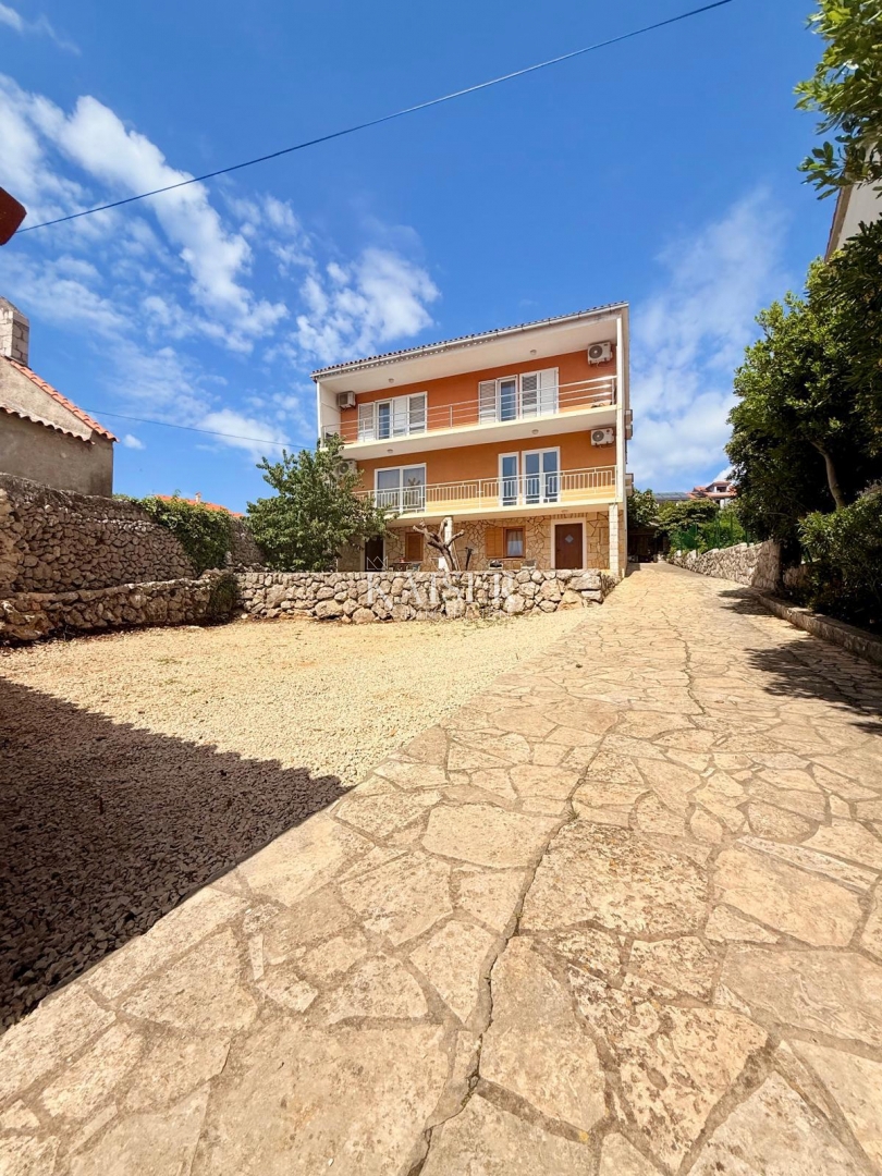 Isola di Cres, Cres - casa indipendente 288m2, 50m dal mare con una bellissima vista