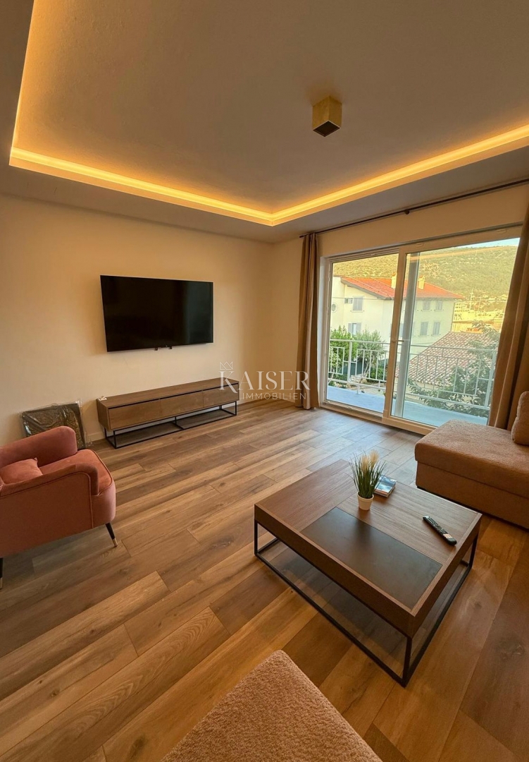 Isola di Cres, Cres - casa indipendente 288m2, 50m dal mare con una bellissima vista