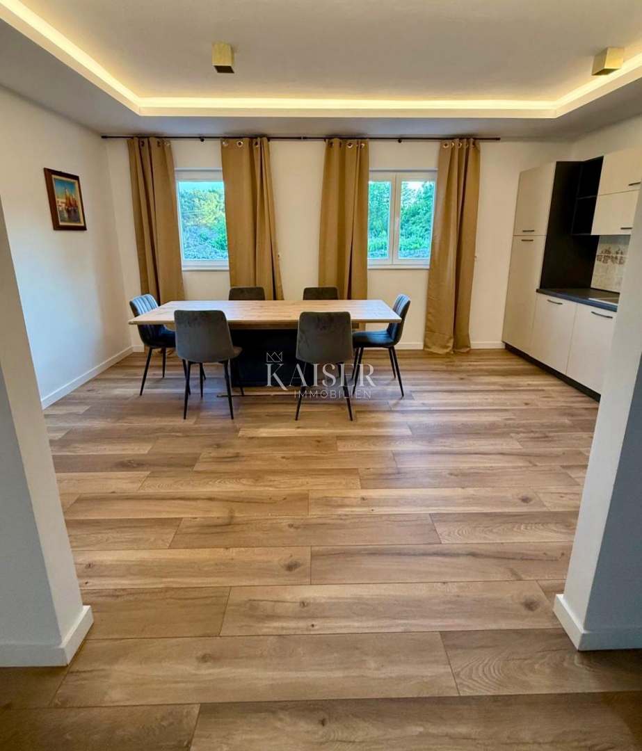 Isola di Cres, Cres - casa indipendente 288m2, 50m dal mare con una bellissima vista