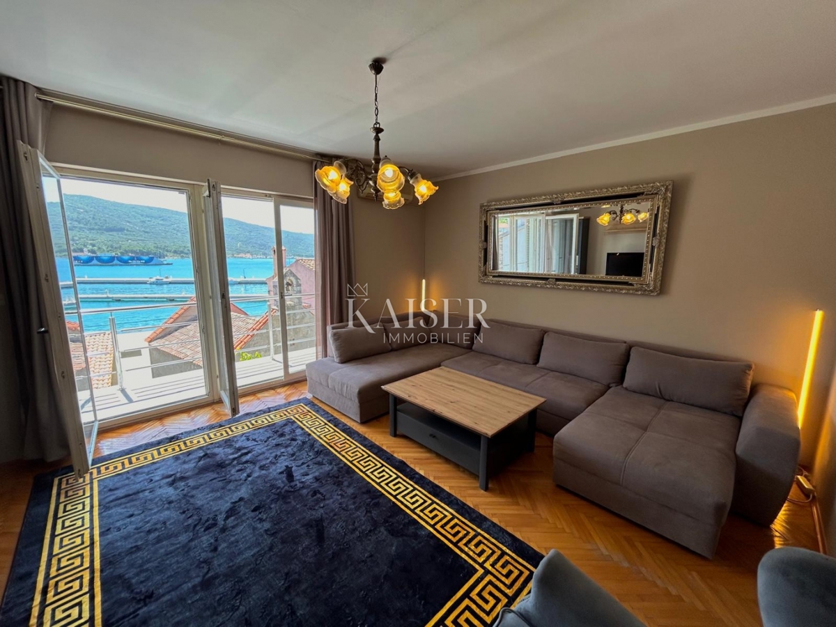 Isola di Cres, Cres - casa indipendente 288m2, 50m dal mare con una bellissima vista