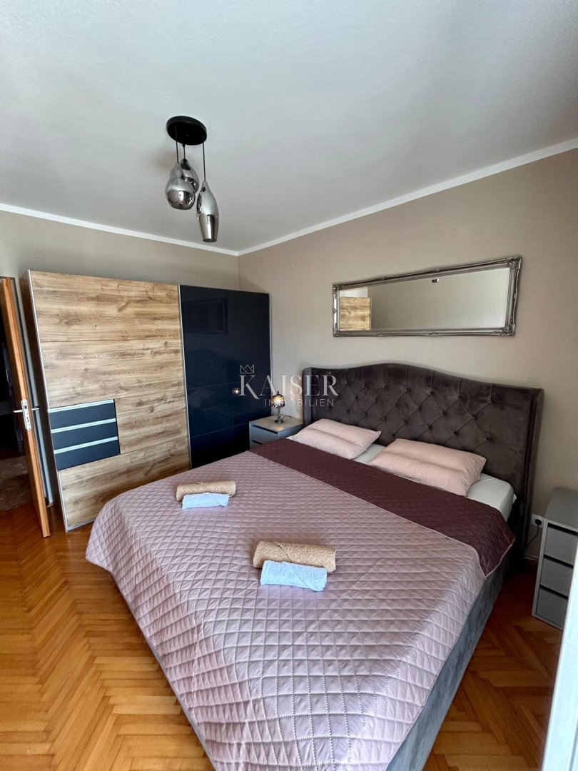 Isola di Cres, Cres - casa indipendente 288m2, 50m dal mare con una bellissima vista