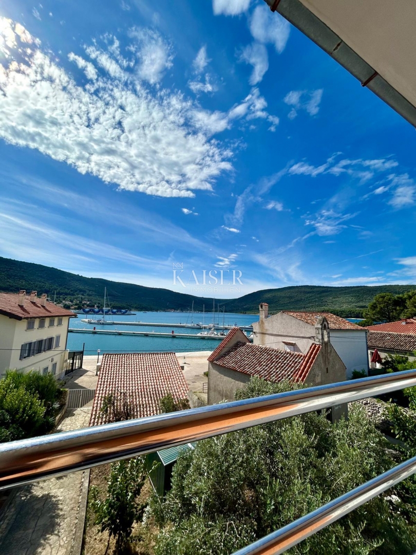 Isola di Cres, Cres - casa indipendente 288m2, 50m dal mare con una bellissima vista