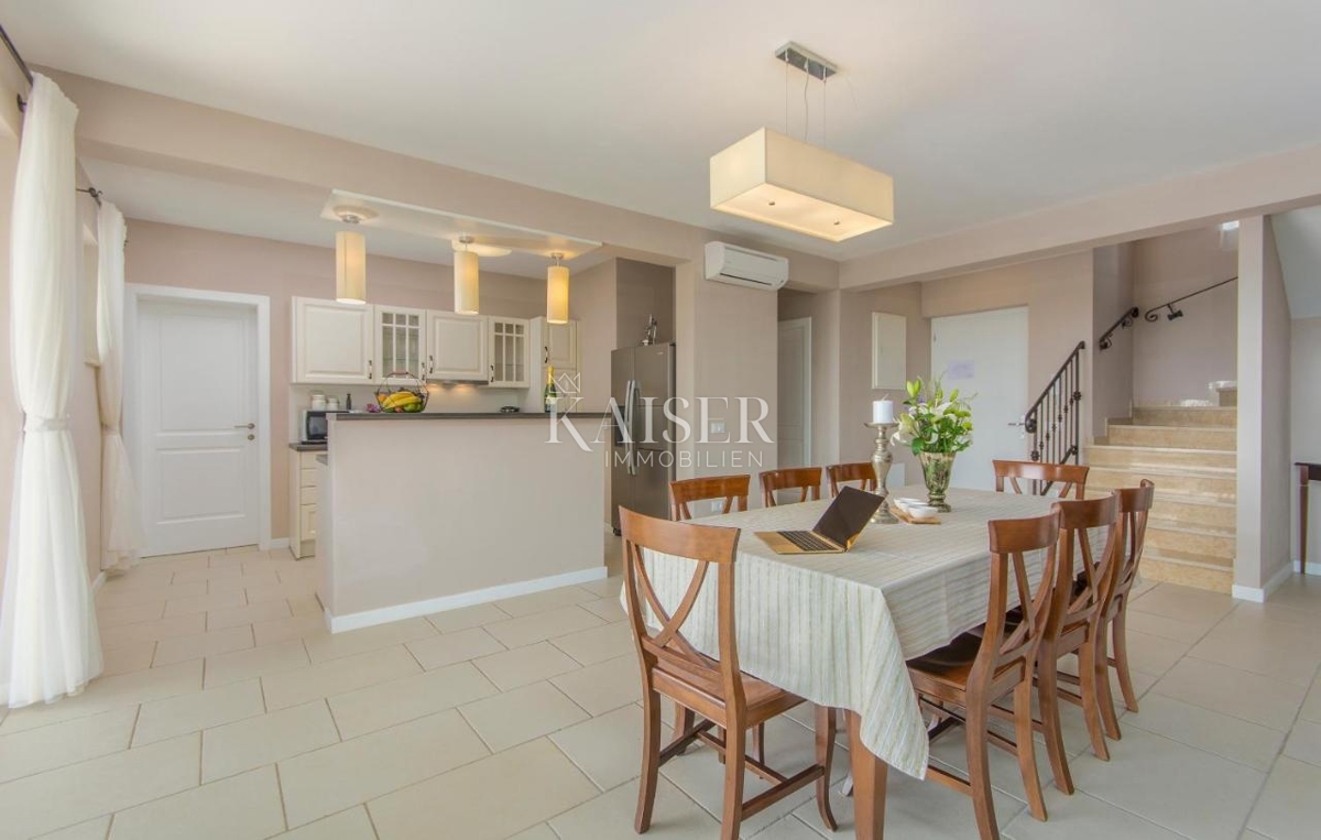 Istria - Parenzo, villa in pietra con vista mare e sauna