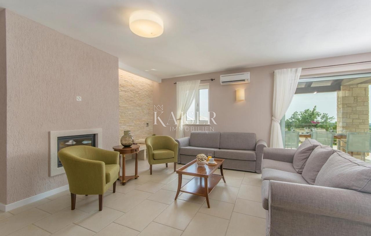 Istria - Parenzo, villa in pietra con vista mare e sauna