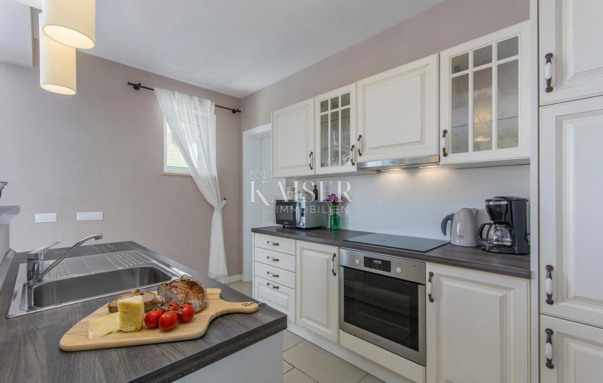 Istria - Parenzo, villa in pietra con vista mare e sauna