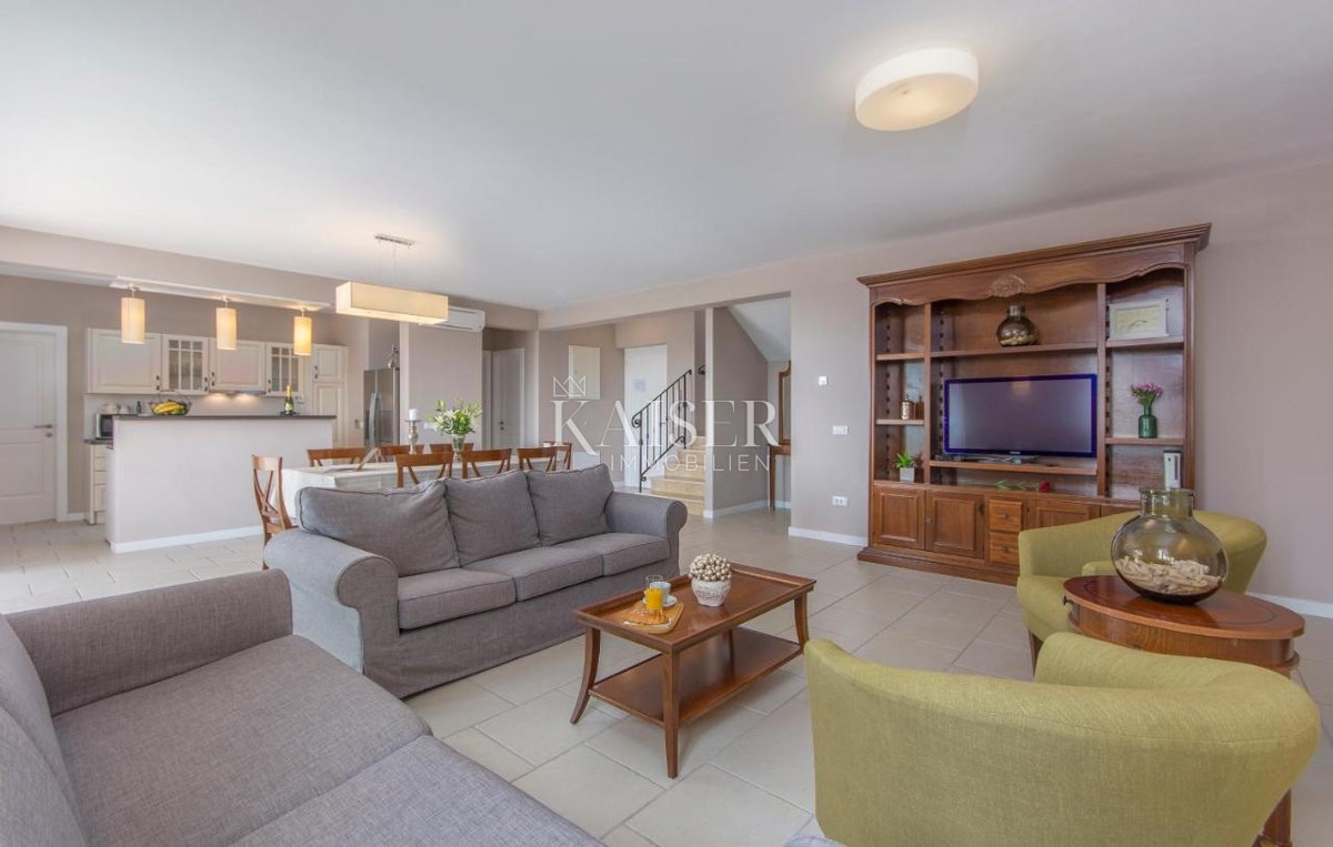 Istria - Parenzo, villa in pietra con vista mare e sauna