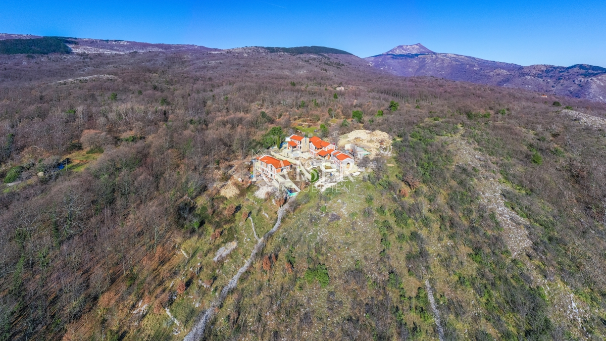 Opatija, Mošćenička Draga – Opportunità per gli investitori, un complesso di ville unico su 5,4 ettari