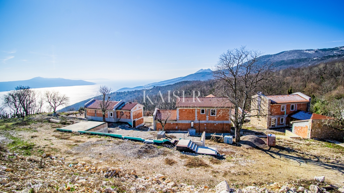 Opatija, Mošćenička Draga – Opportunità per gli investitori, un complesso di ville unico su 5,4 ettari