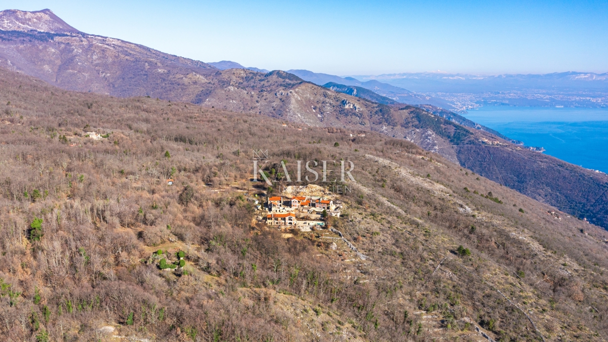 Opatija, Mošćenička Draga – Opportunità per gli investitori, un complesso di ville unico su 5,4 ettari