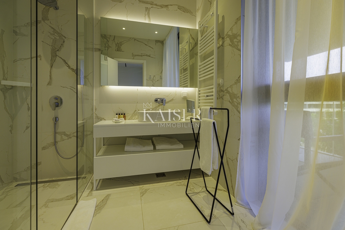 Istria, Umago, Salvore - villa di lusso nel resort, con tre camere da letto, 427m2